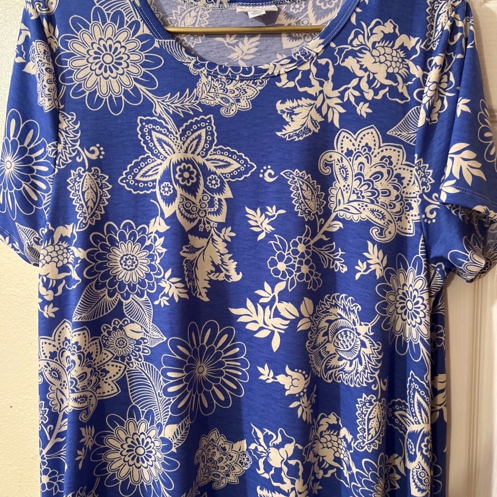 LuLaRoe Blue and Cream Floral Short Sleeve Swing Dress Pockets Top ‘Jessie’